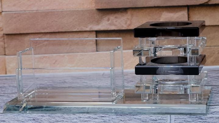 deskorganizer7 Glass Desk Organizer